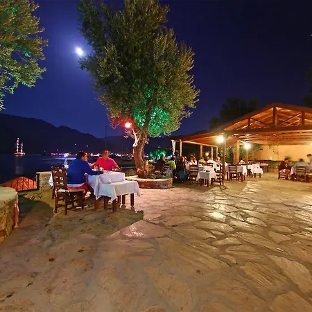 Hotel Kiyi *