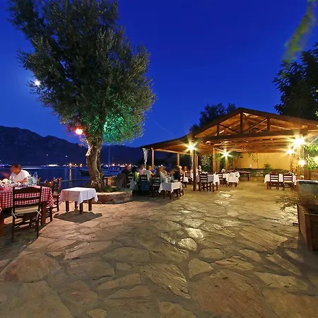 Hotel Kiyi *