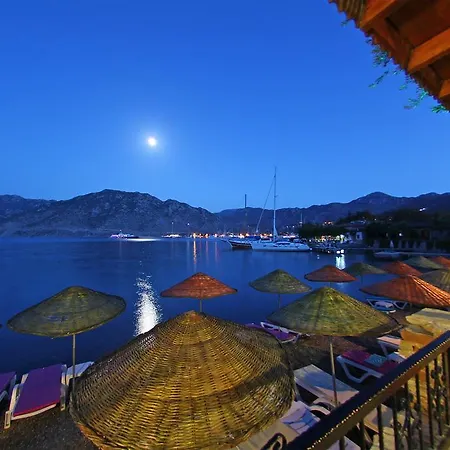 Kiyi Hotel *